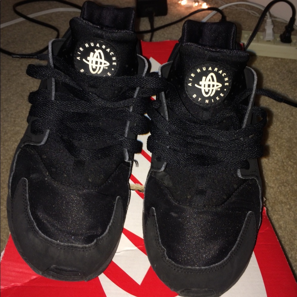 Nike Air Huarache “Black/White”